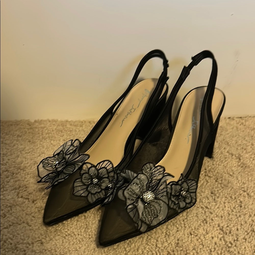 Betsey Johnson Petra Pump